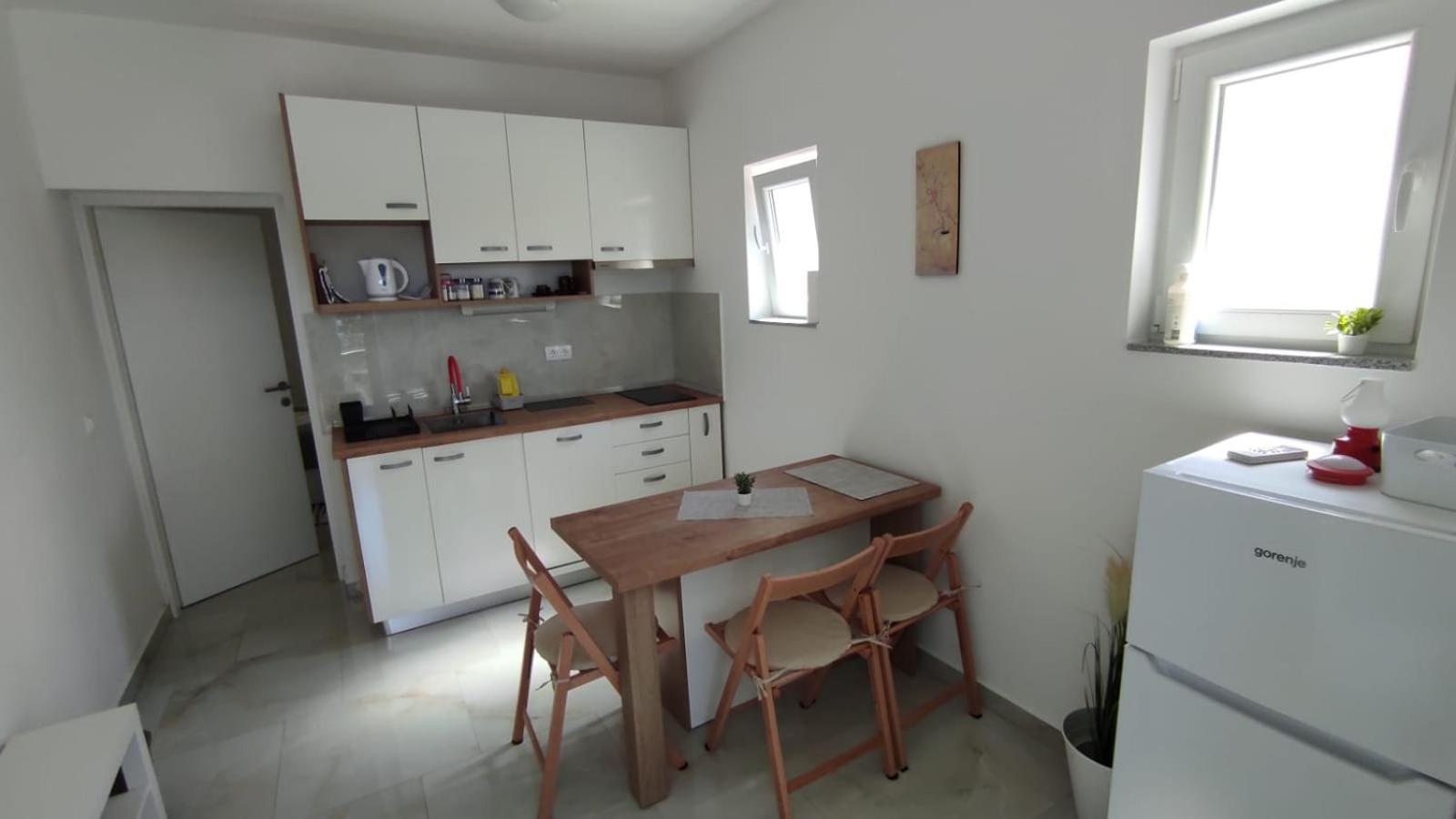 Apartment With Terrace And Garden Pirovac Dış mekan fotoğraf