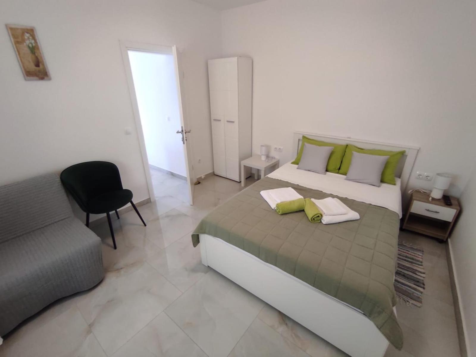 Apartment With Terrace And Garden Pirovac Dış mekan fotoğraf