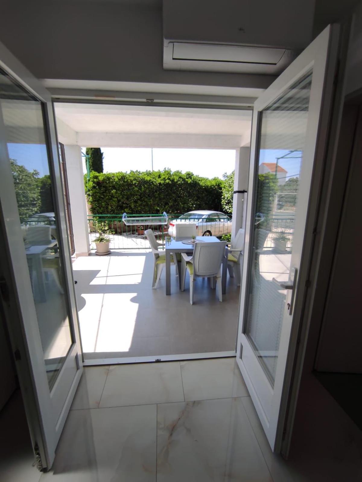 Apartment With Terrace And Garden Pirovac Dış mekan fotoğraf