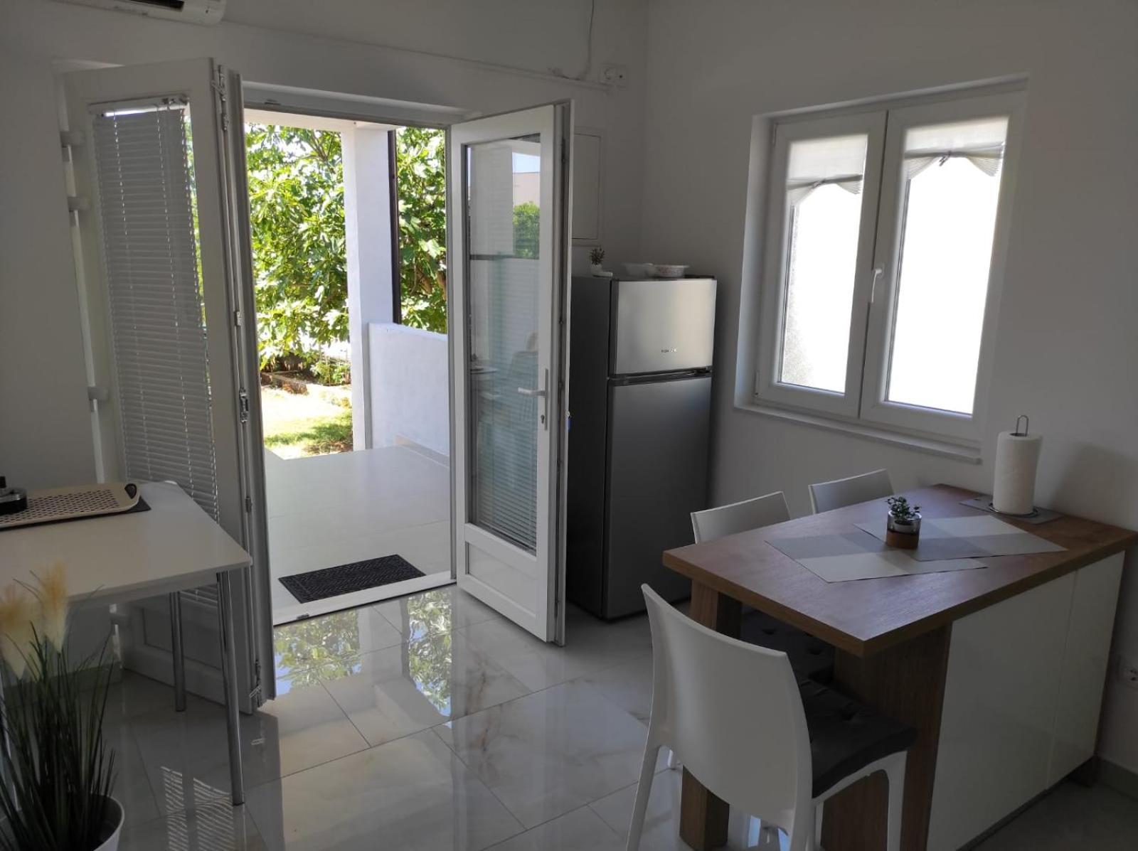 Apartment With Terrace And Garden Pirovac Dış mekan fotoğraf