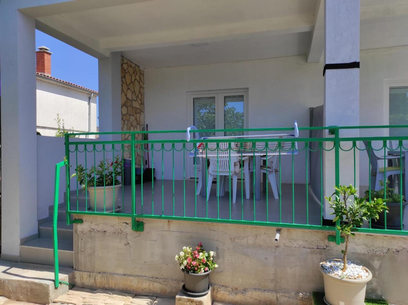 Apartment With Terrace And Garden Pirovac Dış mekan fotoğraf