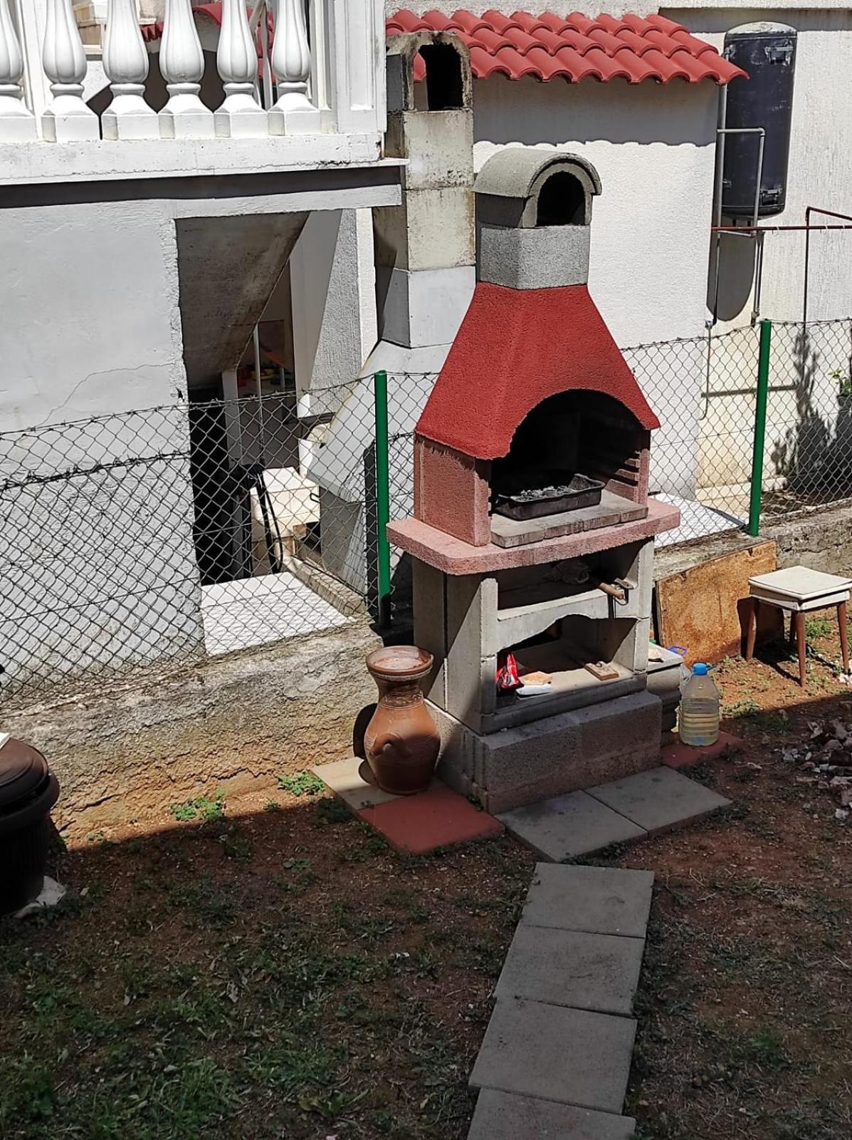 Apartment With Terrace And Garden Pirovac Dış mekan fotoğraf